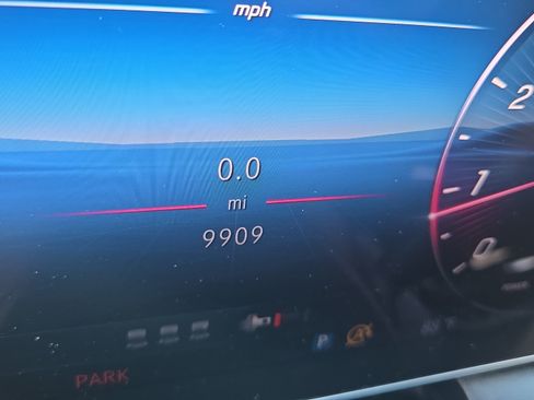 Used 2025 Mercedes-Benz GLC 300 image 25
