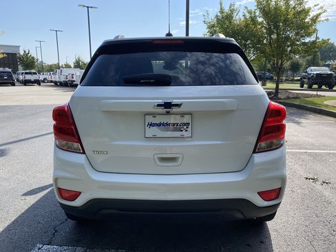 Used 2021 Chevrolet Trax LT w/ Sport Edition FWD image 8
