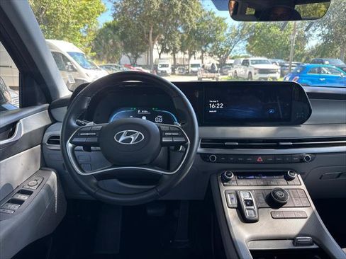 Used 2025 Hyundai Palisade SEL FWD image 26