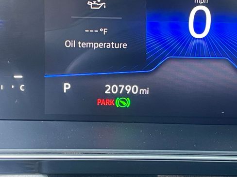 Used 2025 Volkswagen Jetta SE image 41