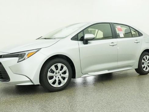 New 2026 Toyota Corolla LE FWD image 17