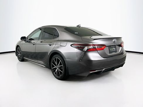 Used 2023 Toyota Camry SE image 5
