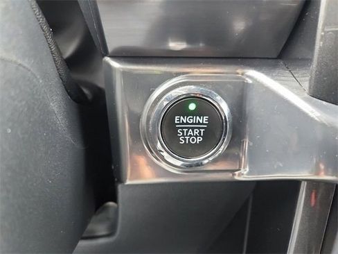 Used 2021 Ford F150 Lariat w/ Equipment Group 502A High image 23