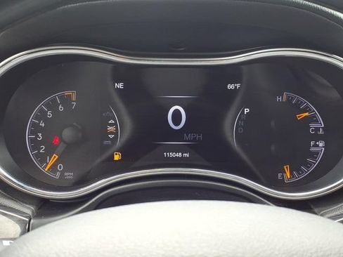 Used 2019 Jeep Grand Cherokee Overland AWD/4WD image 38