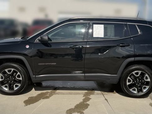 Used 2018 Jeep Compass Trailhawk w/ Popular Equipment Group AWD/4WD image 2
