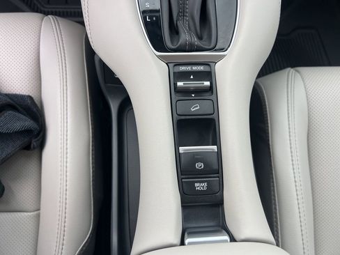 New 2026 Honda HR-V EX-L image 17