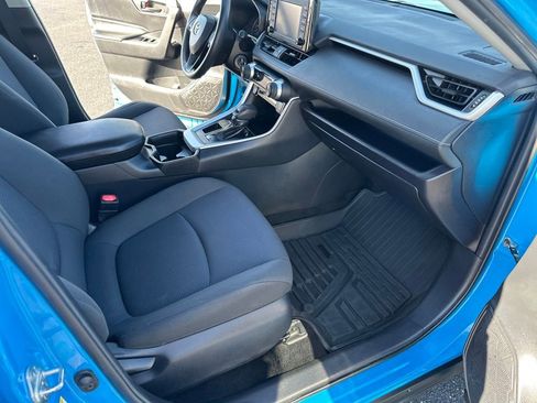 Used 2019 Toyota RAV4 LE image 31