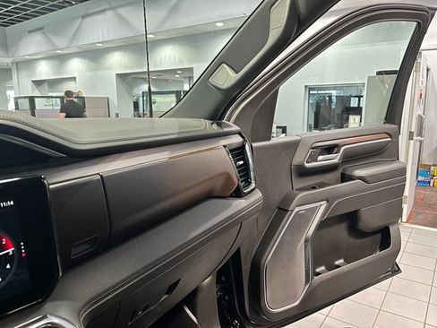 Used 2025 GMC Sierra 2500 Denali w/ Technology Package AWD/4WD image 24