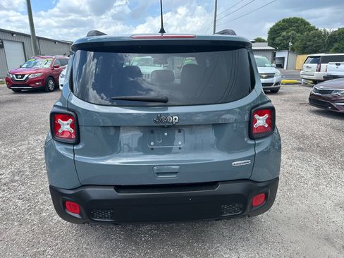 Used 2018 Jeep Renegade Latitude FWD image 6