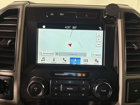 Used 2019 Ford F250 Lariat w/ Lariat Value Package image 23