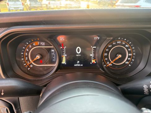 Used 2025 Jeep Wrangler Unlimited Rubicon AWD/4WD image 20