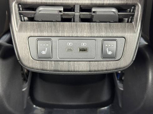 Used 2024 Nissan Ariya FWD image 30