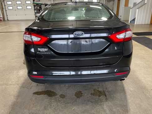 Used 2014 Ford Fusion S image 3