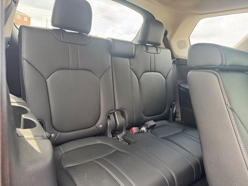 Certified 2026 Honda Pilot Touring image 12