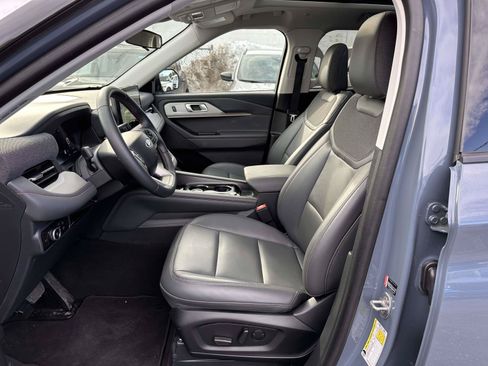 Used 2025 Ford Explorer Active w/ Active Comfort Package AWD/4WD image 12