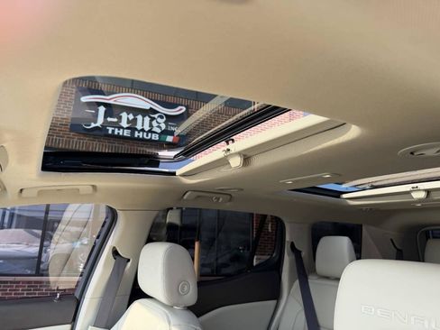 Used 2017 GMC Acadia Denali image 33