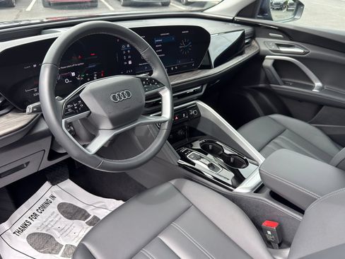 Certified 2025 Audi Q5 Premium w/ Premium Plus AWD/4WD image 8