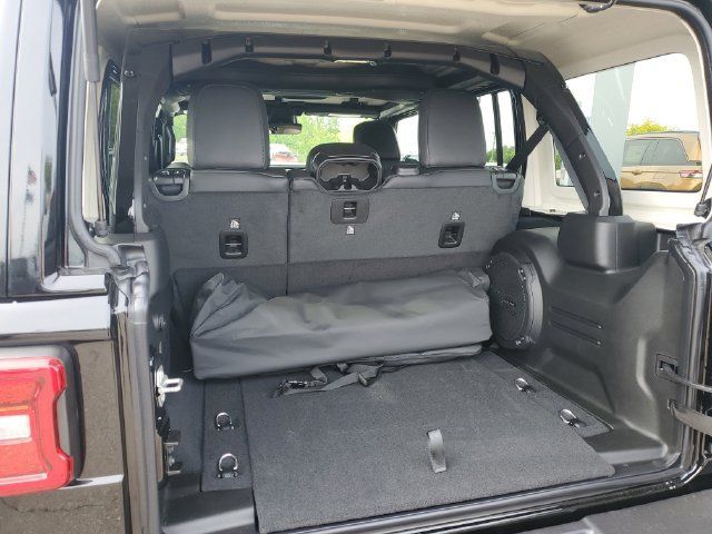 New 2026 Jeep Wrangler Unlimited Sahara AWD/4WD image 17