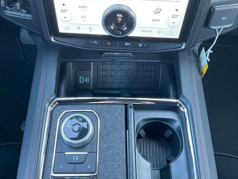 Certified 2024 Ford Expedition Limited image 35