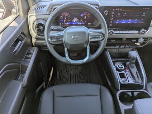 Used 2025 Chevrolet Colorado Trail Boss image 4