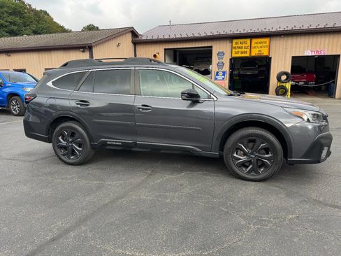 Used 2022 Subaru Outback Onyx Edition XT image 2