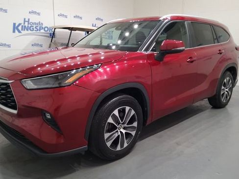 Used 2023 Toyota Highlander XLE FWD image 5