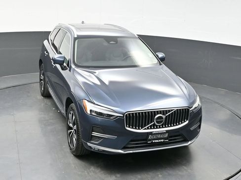 Used 2023 Volvo XC60 B5 Plus image 29