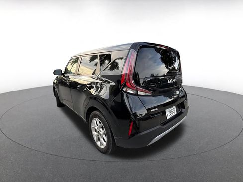 Used 2025 Kia Soul LX w/ LX Technology Package FWD image 12