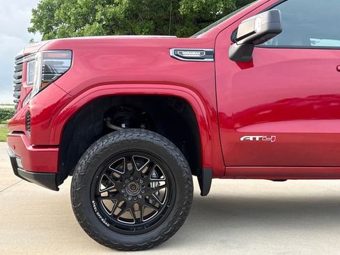 Used 2023 GMC Sierra 1500 AT4 w/ Technology Package AWD/4WD image 5