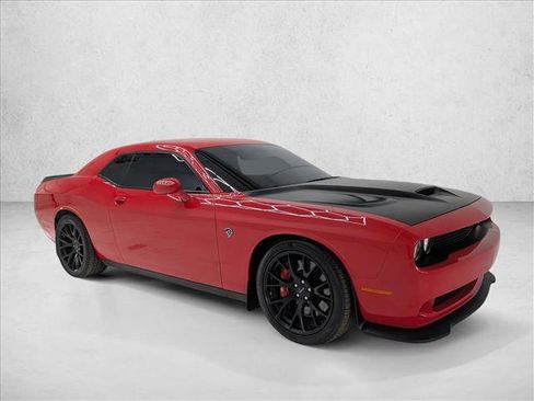 Used 2015 Dodge Challenger SRT Hellcat image 3
