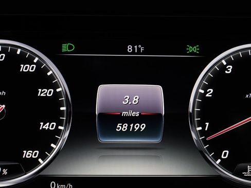 Used 2017 Mercedes-Benz S 550 Sedan w/ Premium Package image 34