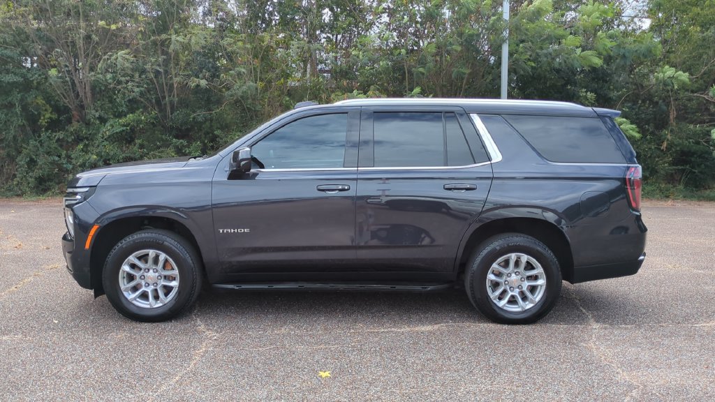 Used 2025 Chevrolet Tahoe LT RWD image 8