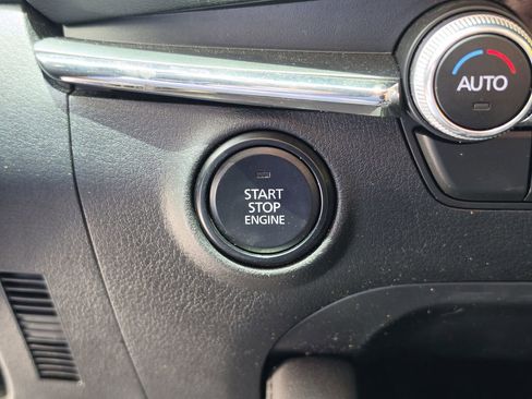 Used 2023 MAZDA MAZDA3 s FWD image 29
