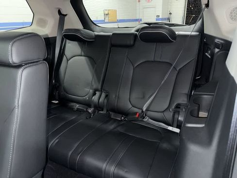 Used 2023 Honda Pilot Elite image 18
