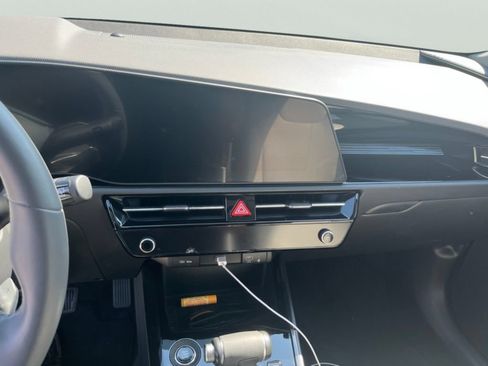 Used 2025 Kia Niro FWD image 5