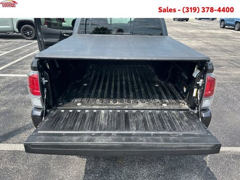 Certified 2022 Toyota Tacoma TRD Sport w/ TRD Premium Sport Package AWD/4WD image 22