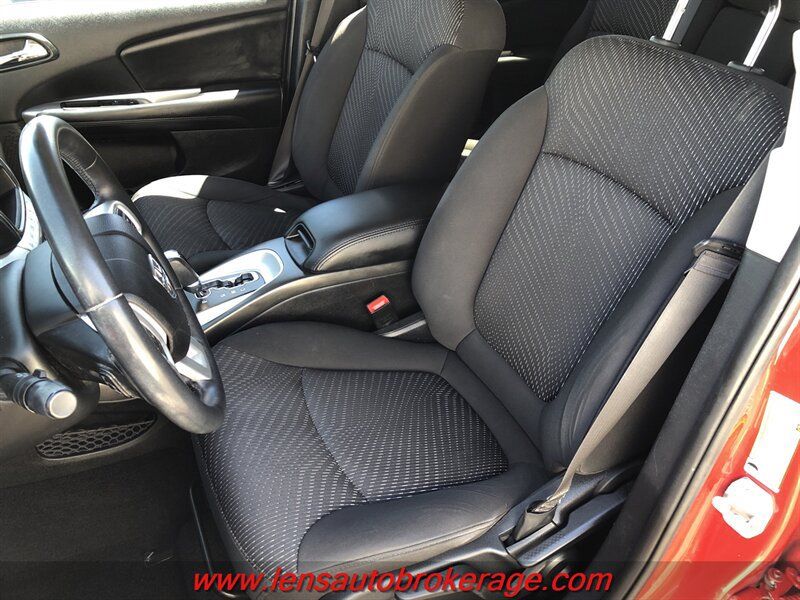 Used 2016 Dodge Journey SE w/ Flexible Seating Group FWD image 12