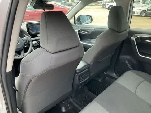 Used 2022 Toyota RAV4 XLE w/ Convenience Package FWD image 15