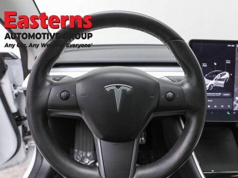 Used 2018 Tesla Model 3 Long Range image 10