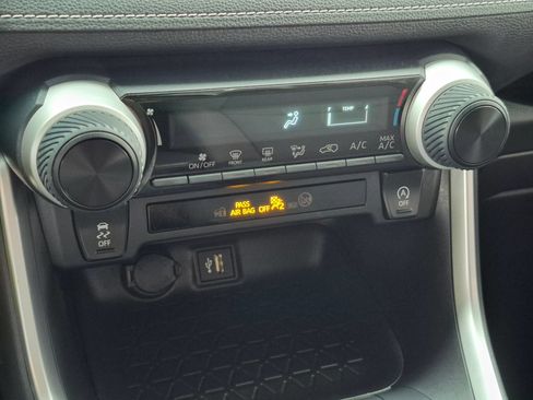 Certified 2025 Toyota RAV4 LE FWD image 22