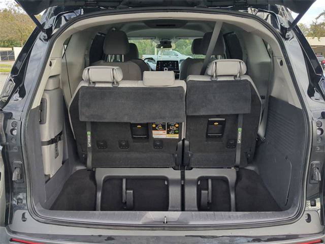 Certified 2022 Toyota Sienna LE FWD image 13