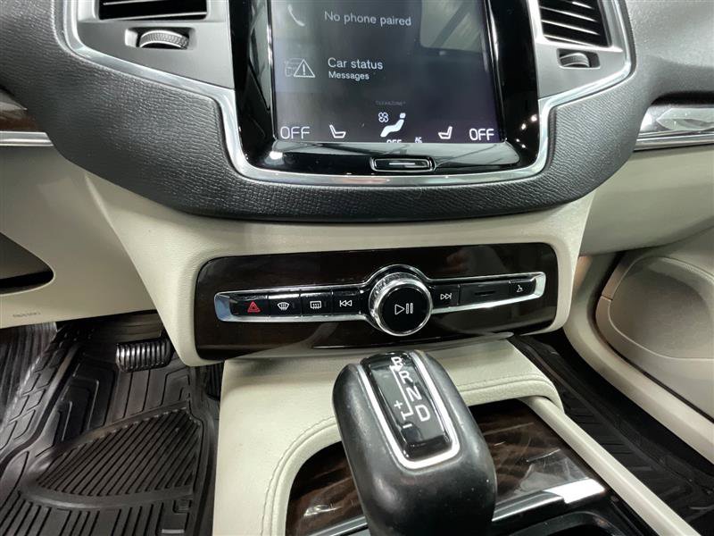 Used 2019 Volvo XC90 T5 Momentum w/ Protection Package Premier FWD image 17