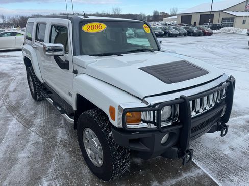 Used 2006 HUMMER H3 image 3
