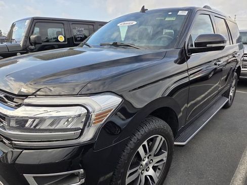 Certified 2022 Ford Expedition Limited image 4