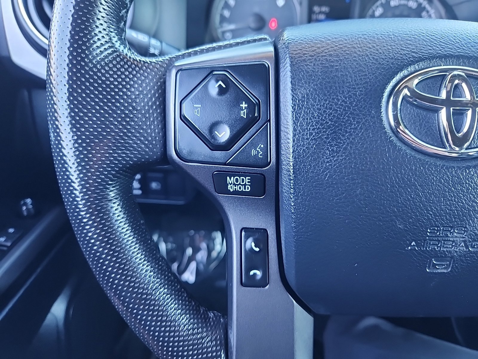 Used 2019 Toyota Tacoma TRD Sport AWD/4WD image 22