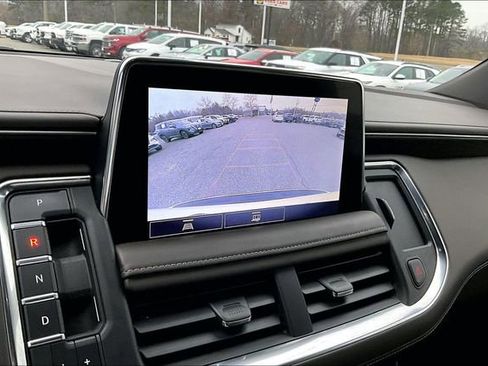 Used 2021 Chevrolet Suburban Z71 image 14