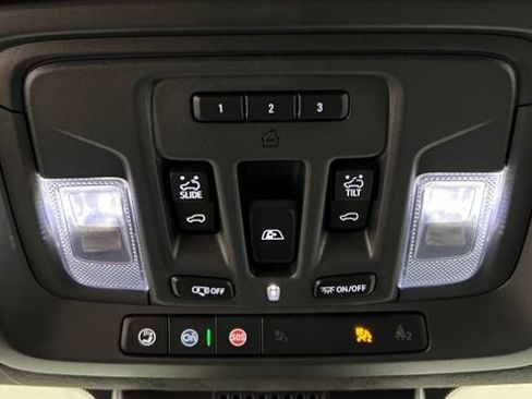 Used 2024 GMC Sierra 2500 AT4X image 42