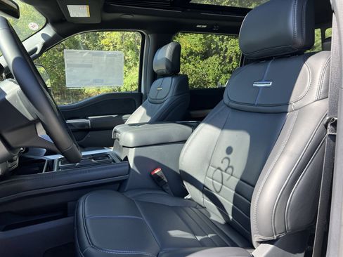 New 2026 Ford F250 Platinum w/ Tremor Off-Road Package image 13