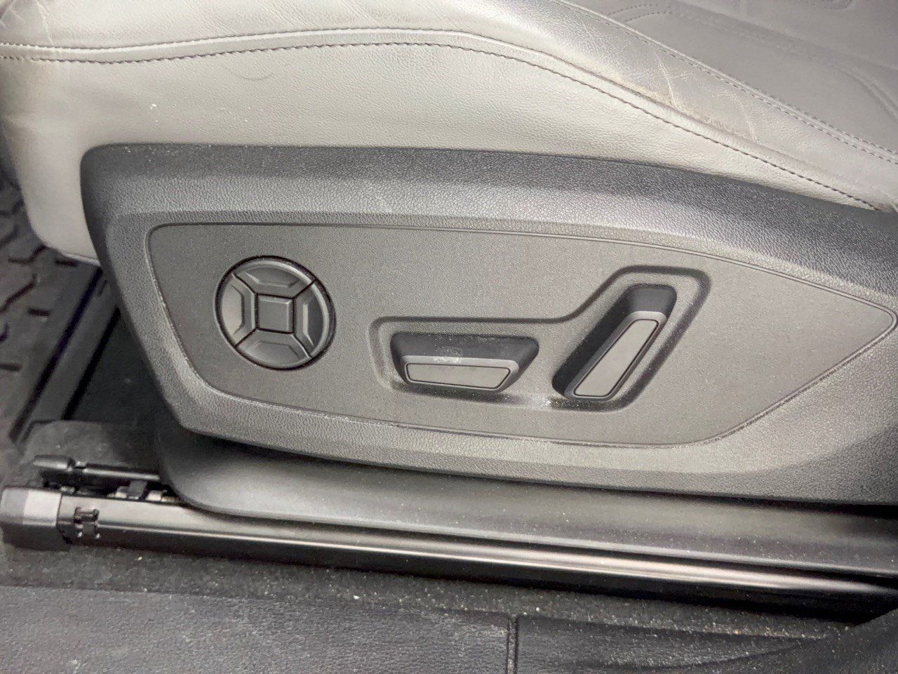 Used 2024 Audi Q3 2.0T Premium AWD/4WD image 16