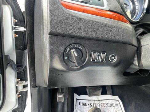 Used 2013 Chrysler 300 image 16